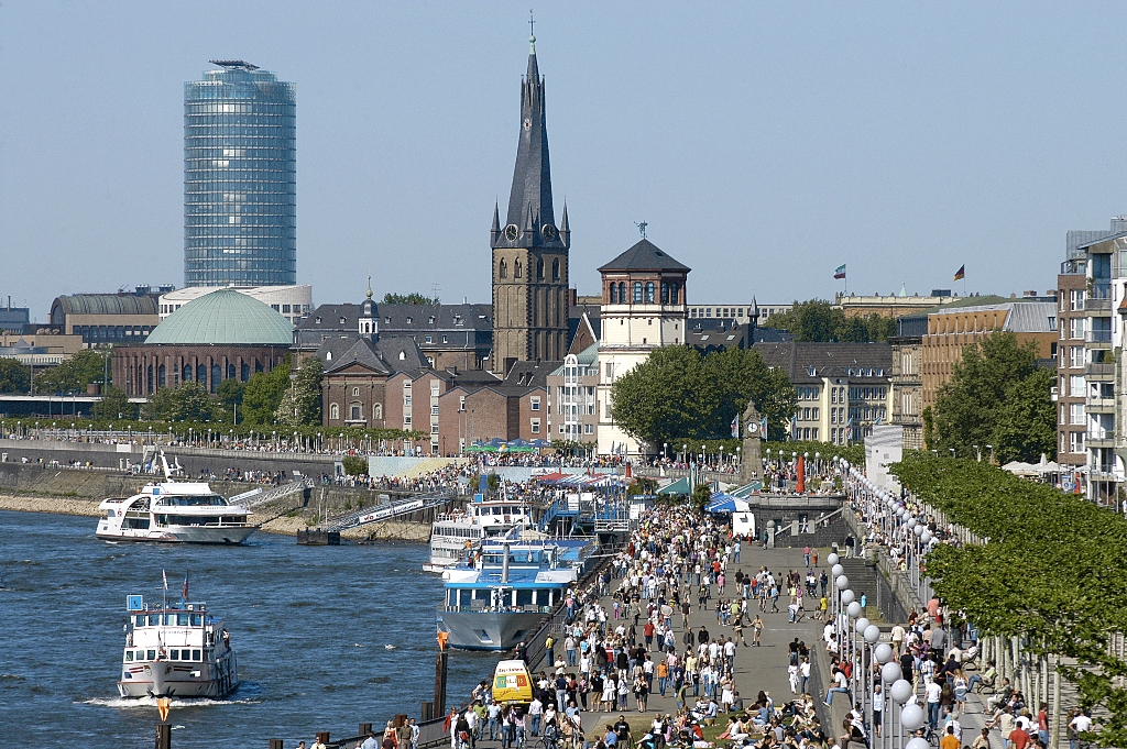 Excursion en autobus en Allemagne. Автобусная экскурсия : если Германия – то Дюссельдорф и Ахен.